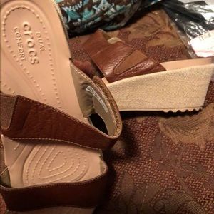 duplicate crocs shoes